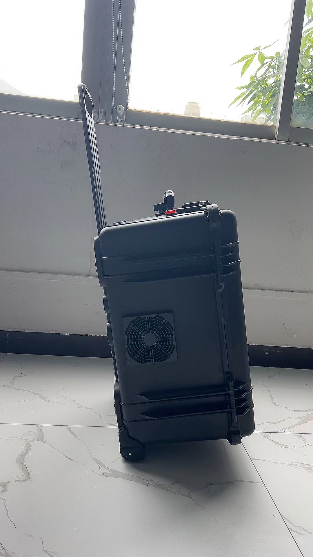 细河手拉箱型移动通信干扰器